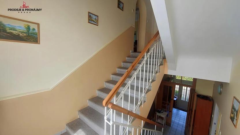 Prodej vily, Praha - Suchdol, 243 m2