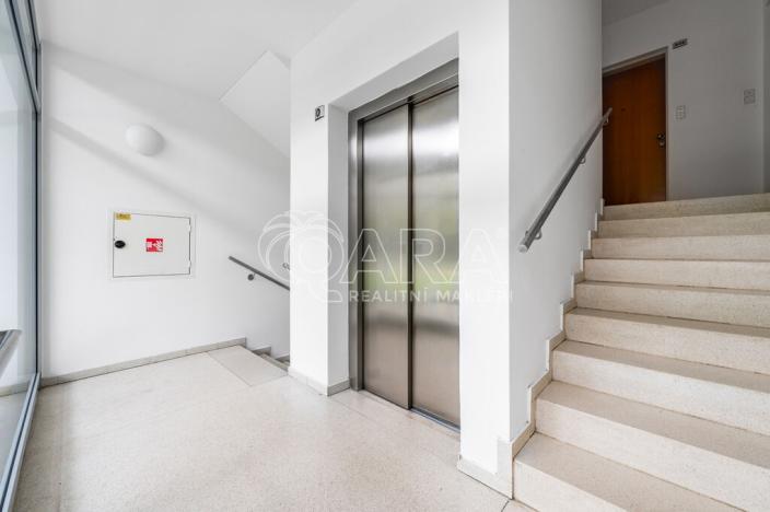 Pronájem bytu 2+kk, Praha - Liboc, Naardenská, 80 m2