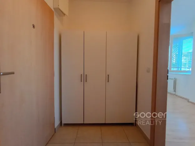 Pronájem bytu 1+kk, Praha - Letňany, Frýdecká, 30 m2