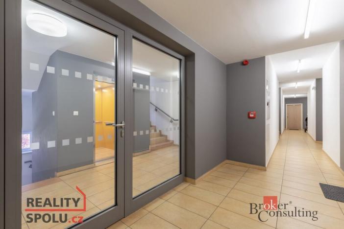 Prodej bytu 2+kk, Brno - Královo Pole, Mojmírovo náměstí, 45 m2