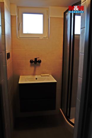 Prodej komerční nemovitosti, Libiš, 300 m2