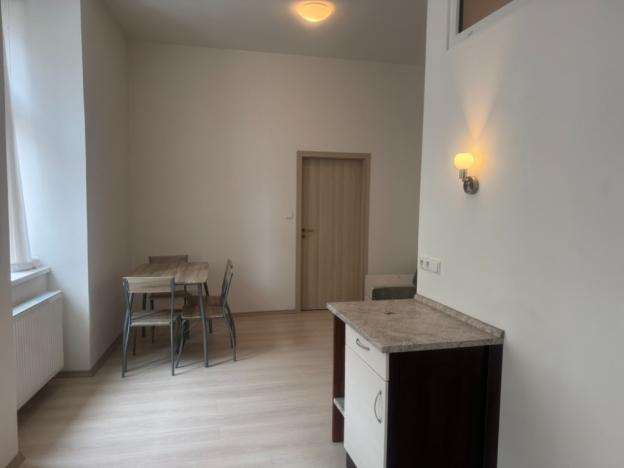 Pronájem bytu 2+kk, Plzeň - Jižní Předměstí, V Šipce, 45 m2