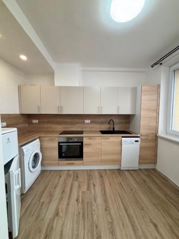 Pronájem bytu 2+1, Pardubice, Benešovo náměstí, 59 m2