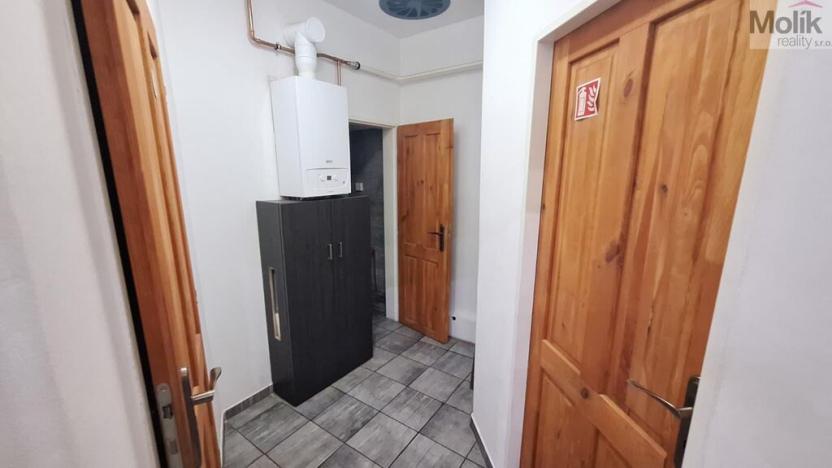 Pronájem restaurace, Teplice, Benešovo náměstí, 98 m2