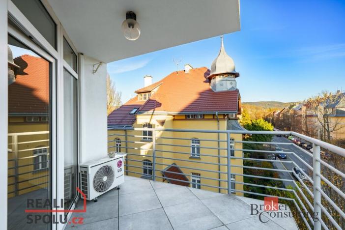 Pronájem bytu 2+1, Liberec - Liberec I-Staré Město, Husova, 59 m2