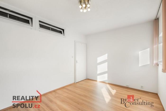 Pronájem bytu 2+1, Liberec - Liberec I-Staré Město, Husova, 59 m2