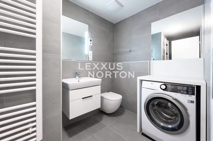 Pronájem bytu 1+kk, Praha - Strašnice, Zvěřinova, 39 m2