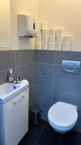 Pronájem obchodního prostoru, Průhonice, Hlavní, 59 m2