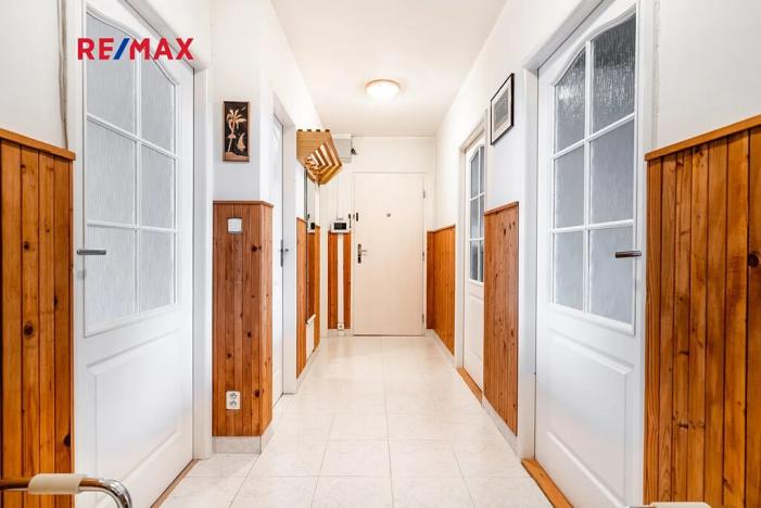 Prodej bytu 3+1, Praha - Horní Počernice, Komárovská, 67 m2