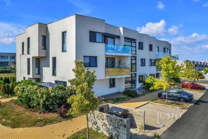 Prodej bytu 2+kk, Praha, U konečné, 61 m2