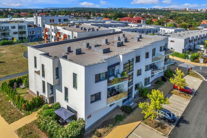 Prodej bytu 2+kk, Praha, U konečné, 61 m2