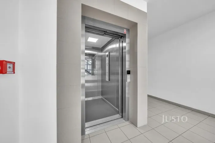 Prodej bytu 2+kk, Praha, U konečné, 61 m2