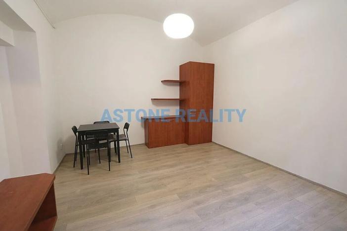 Prodej bytu 1+1, Praha - Smíchov, Tomáškova, 33 m2