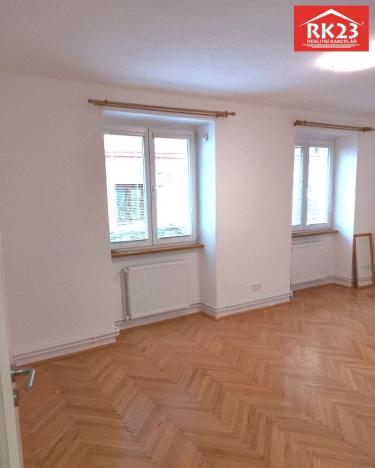 Pronájem bytu 1+1, Cheb, Dlouhá, 36 m2