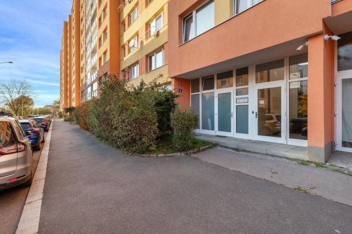 Prodej bytu 2+kk, Praha - Bohnice, Zelenohorská, 42 m2