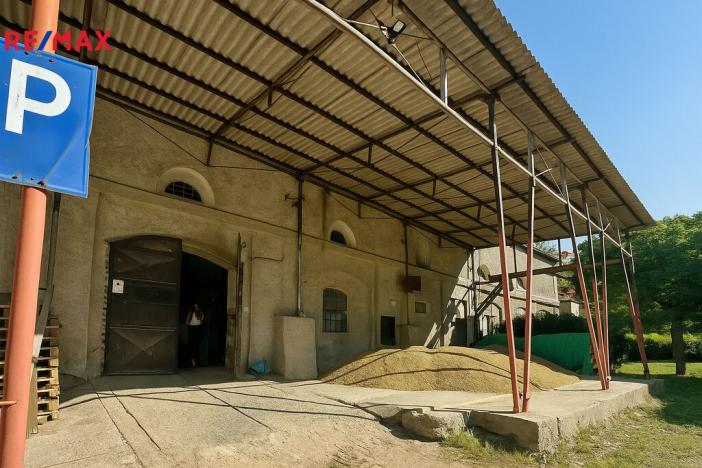 Pronájem komerční nemovitosti, Slaný, 23953 m2