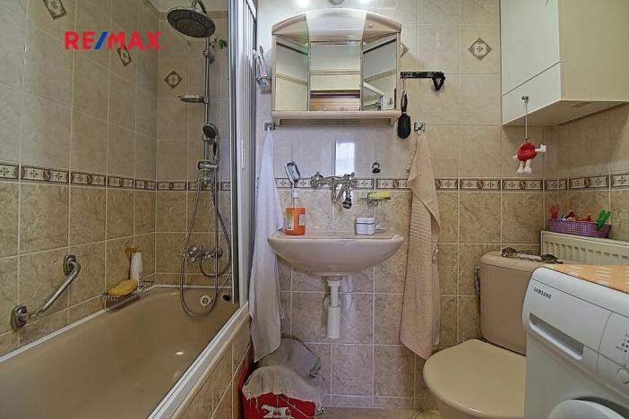 Pronájem bytu 2+kk, Chomutov, Kadaňská, 45 m2