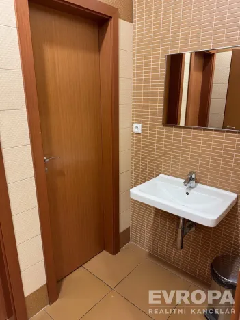 Pronájem kanceláře, Liberec - Liberec II-Nové Město, Chrastavská, 130 m2