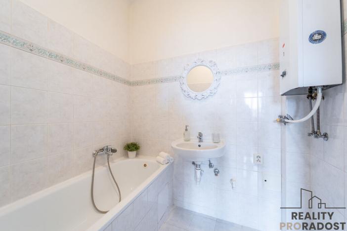 Prodej bytu 2+kk, Praha - Staré Město, Kozí, 45 m2