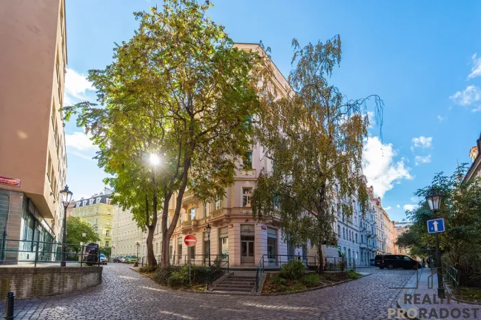 Prodej bytu 2+kk, Praha - Staré Město, Kozí, 45 m2