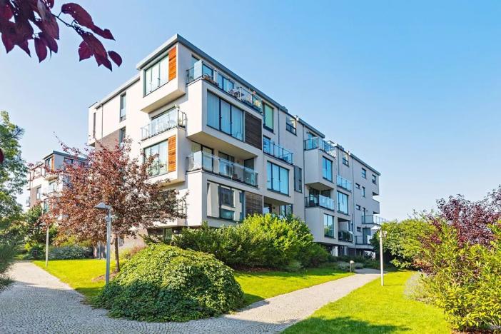 Pronájem garážového stání, Praha - Vinohrady, Italská, 20 m2