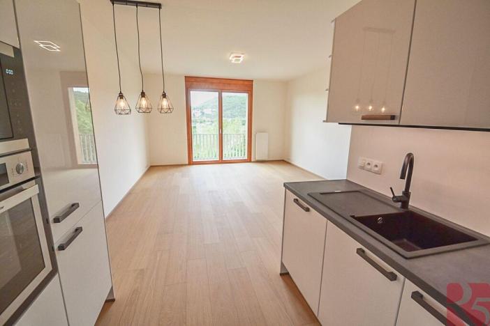 Pronájem bytu 2+kk, Praha - Modřany, Vrátnická, 63 m2