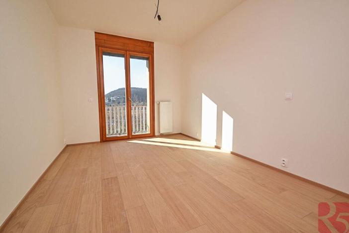 Pronájem bytu 2+kk, Praha - Modřany, Vrátnická, 63 m2