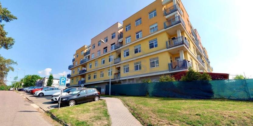 Prodej bytu 2+kk, Milovice, Lesní, 49 m2