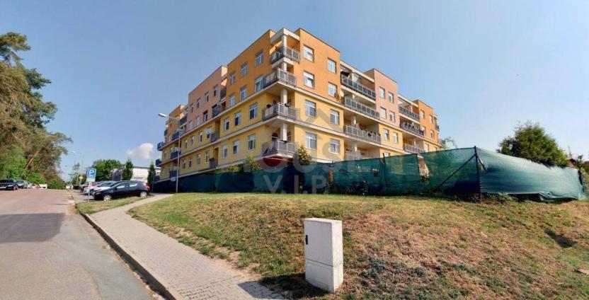 Prodej bytu 2+kk, Milovice, Lesní, 49 m2