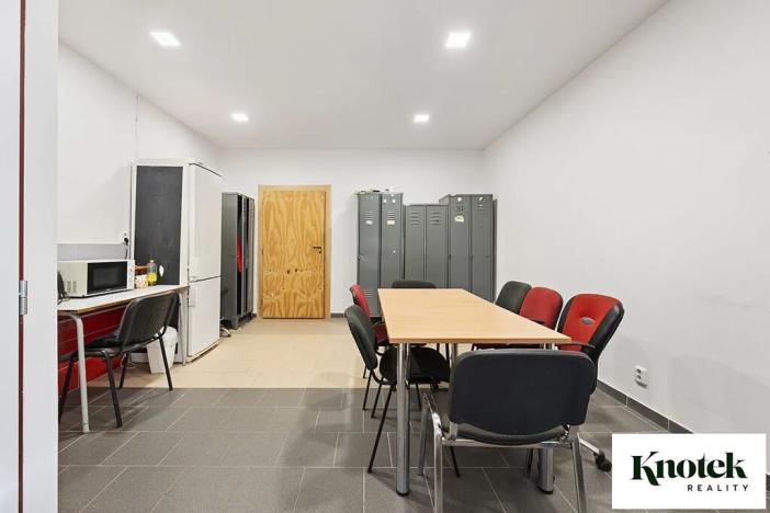 Prodej výrobních prostor, Račice-Pístovice, 479 m2