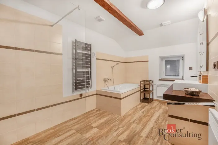 Prodej rodinného domu, Roprachtice, 460 m2