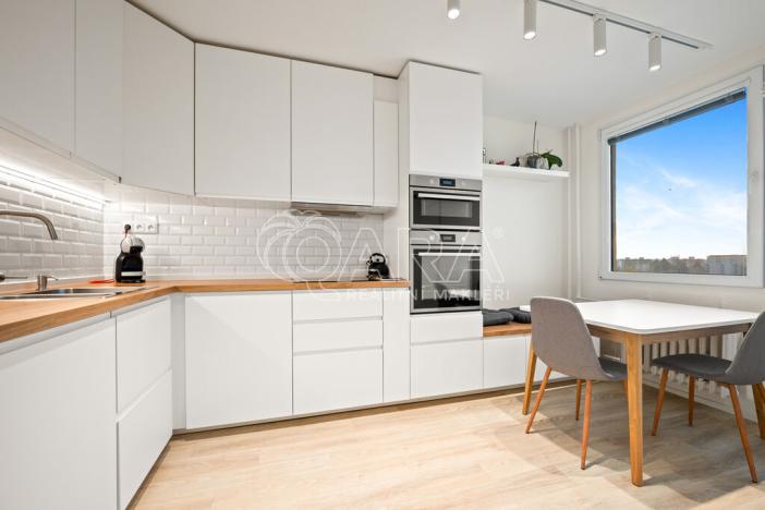 Pronájem bytu 3+1, Praha - Kobylisy, Střekovská, 64 m2