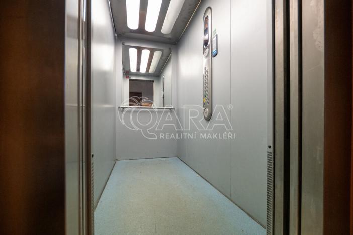 Pronájem bytu 3+1, Praha - Kobylisy, Střekovská, 64 m2