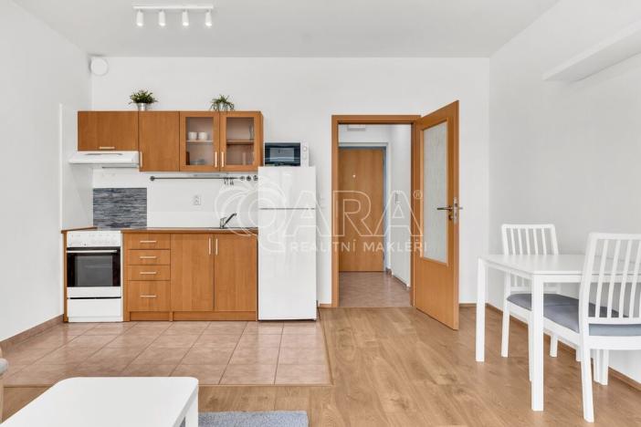 Pronájem bytu 1+kk, Praha - Kyje, Sicherova, 38 m2