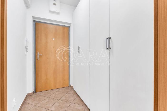 Pronájem bytu 1+kk, Praha - Kyje, Sicherova, 38 m2