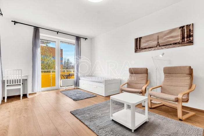 Pronájem bytu 1+kk, Praha - Kyje, Sicherova, 38 m2