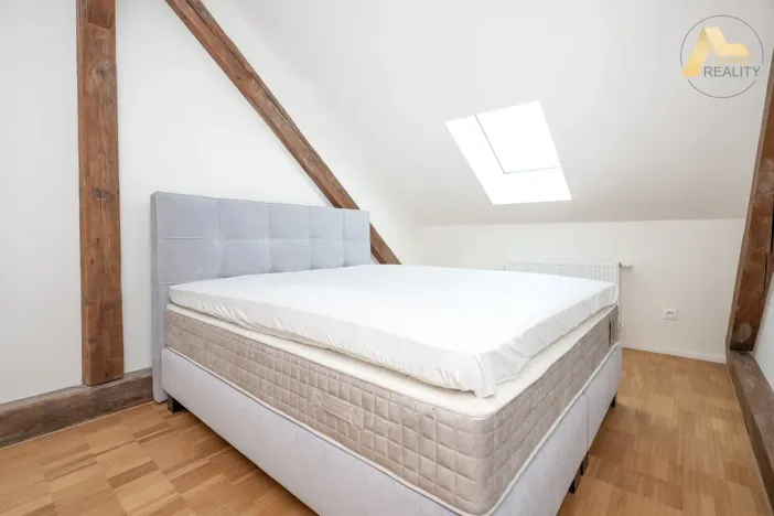 Pronájem bytu 3+kk, Písek, Husovo nám., 70 m2