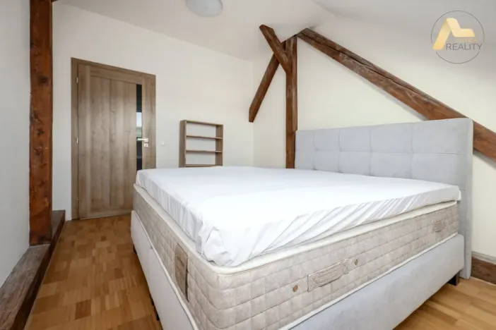 Pronájem bytu 3+kk, Písek, Husovo nám., 70 m2