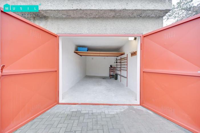 Prodej garáže, Slavonín, 19 m2