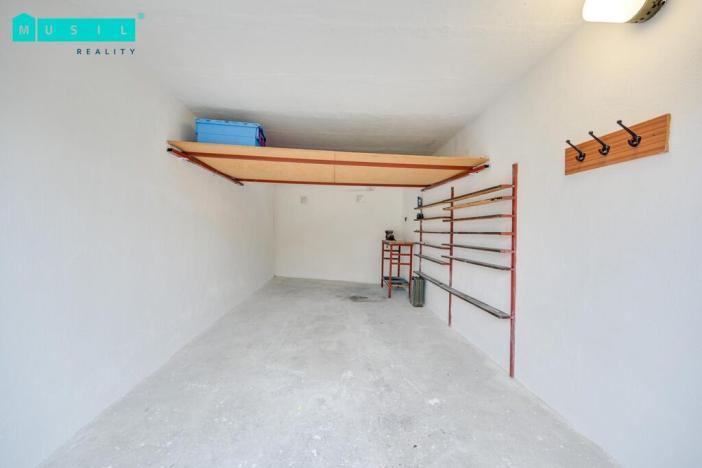 Prodej garáže, Slavonín, 19 m2