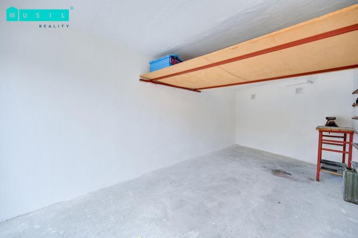 Prodej garáže, Slavonín, 19 m2