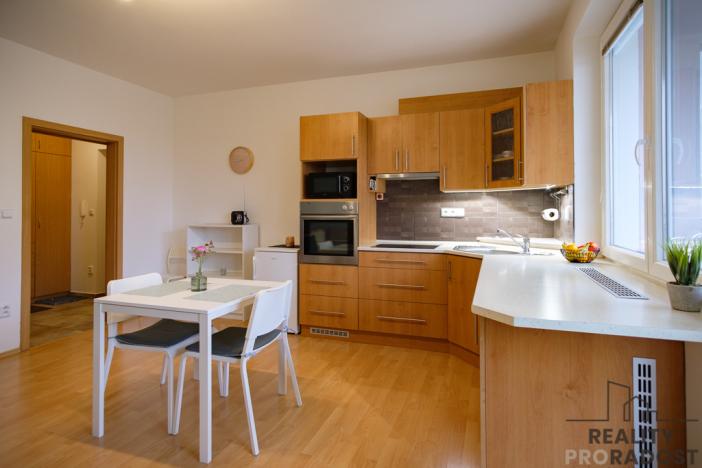 Pronájem bytu 2+kk, Olomouc, Novosadský dvůr, 51 m2