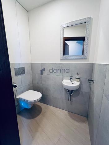 Pronájem bytu 2+kk, Praha, Křížová, 66 m2