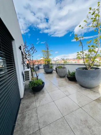 Pronájem bytu 2+kk, Praha, Křížová, 66 m2