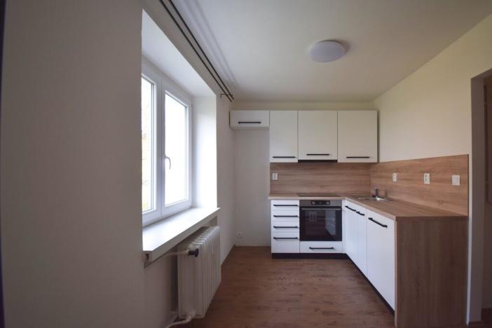 Pronájem bytu 1+1, Tlučná, V Rybníčkách, 30 m2