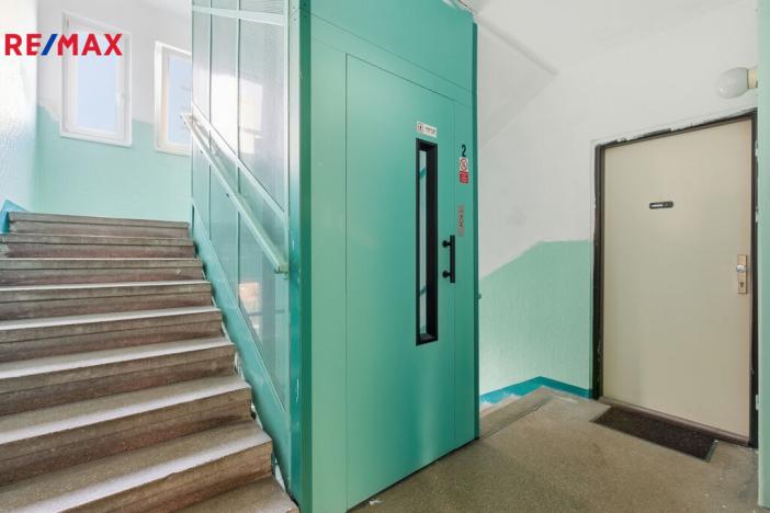 Prodej bytu 1+1, Karlovy Vary, Krymská, 28 m2