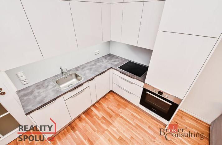 Pronájem bytu 1+kk, Praha - Žižkov, Ondříčkova, 35 m2