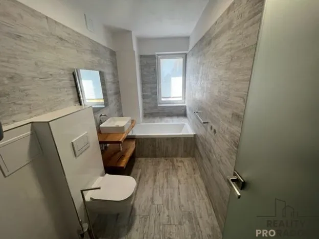 Pronájem bytu 2+1, Hodonín, Velkomoravská, 60 m2