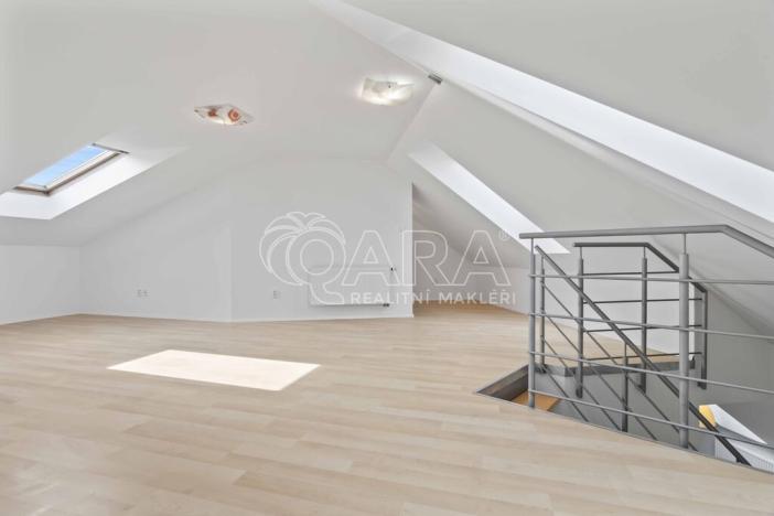 Pronájem bytu 3+kk, Praha - Vysočany, Spojovací, 91 m2