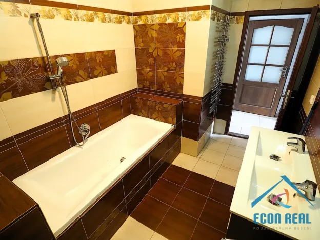 Prodej činžovního domu, Benátky nad Jizerou - Benátky nad Jizerou I, Husovo náměstí, 807 m2